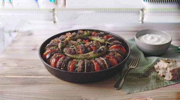 Patlıcan kebabı, servise hazır
