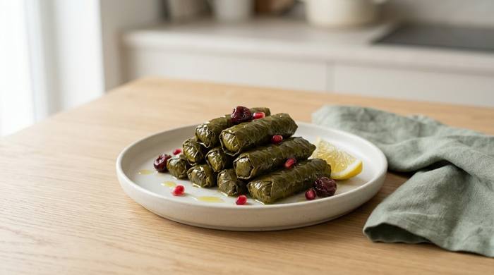 Vişneli zeytinyağlı yaprak sarma