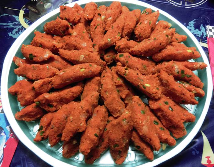 Tabağa dizilmiş mercimek köfteleri