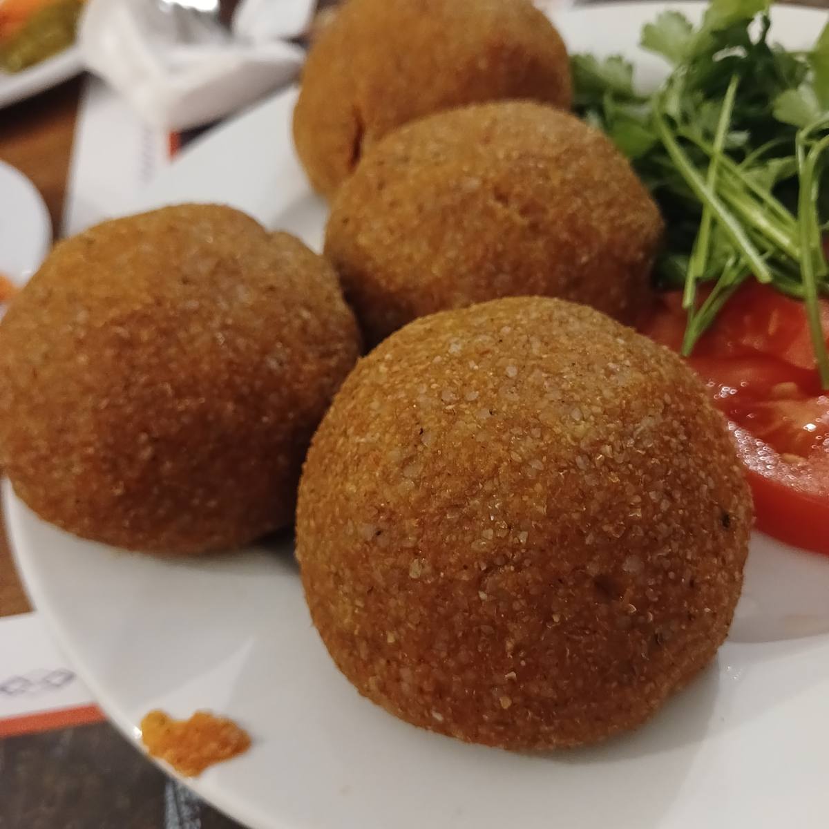 Çıtır kabuklu içli köfteler